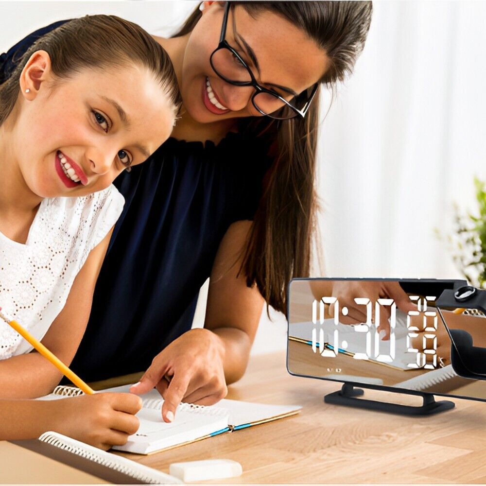 USB-Powered Rotatable LED Projector Clock with Dual Alarms, FM Radio & Snooze Function"
